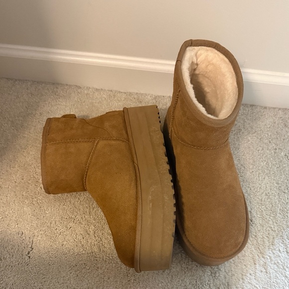 UGG Tan Ankle Boots - Picture 4 of 4